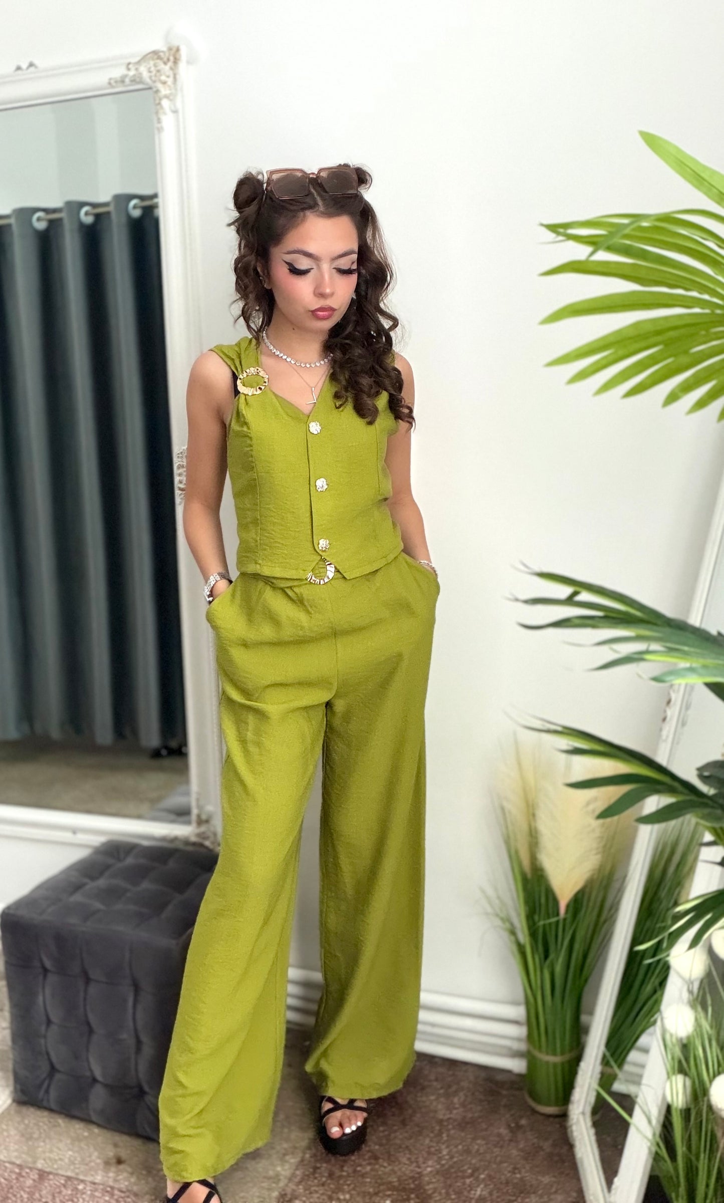 Compleu din in ELEGANCE vernil