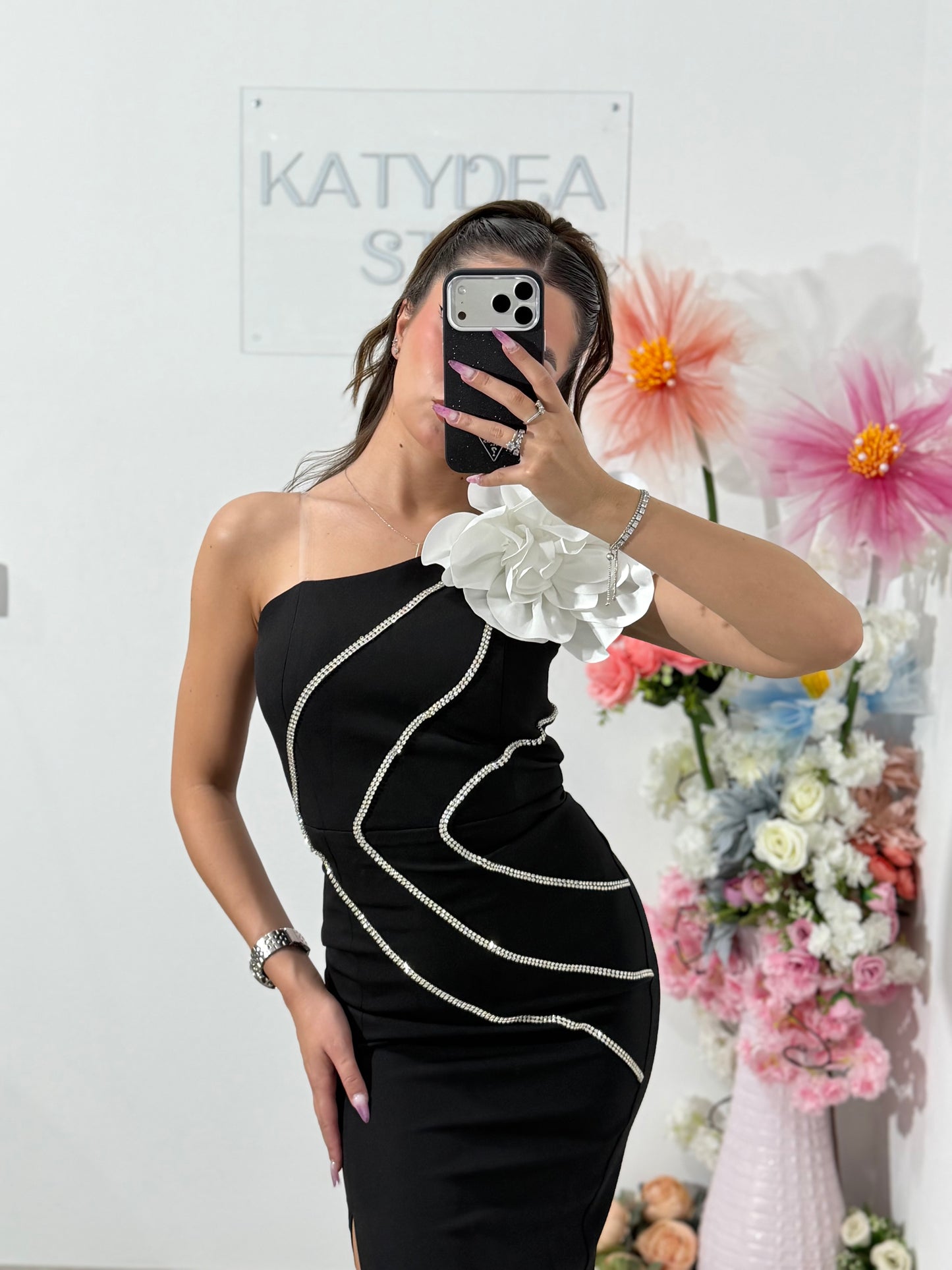 Rochie neagra midi cu accesorii din cristale si floare alba detasabila PAULA
