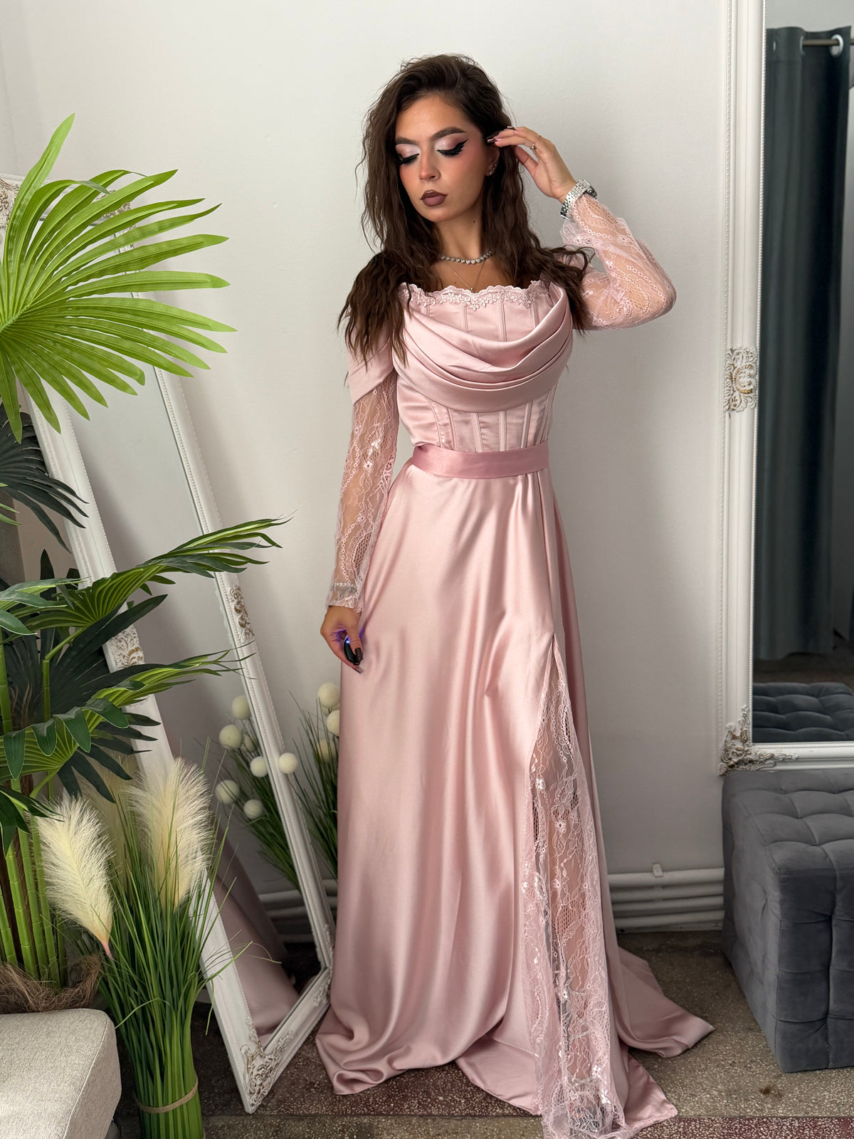 Rochie elegantă roz tip prințesă LUXURY
