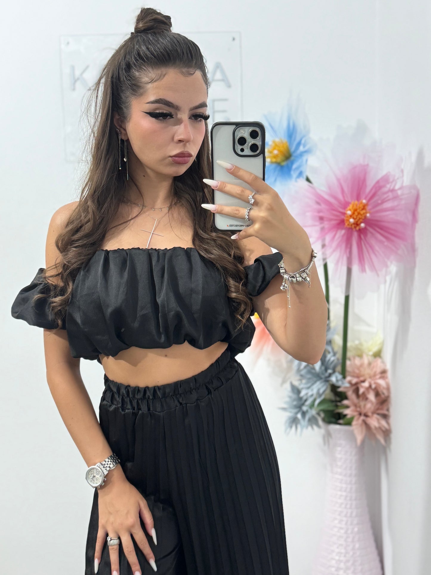 Compleu cu pantaloni plisați satinat negru Larissa
