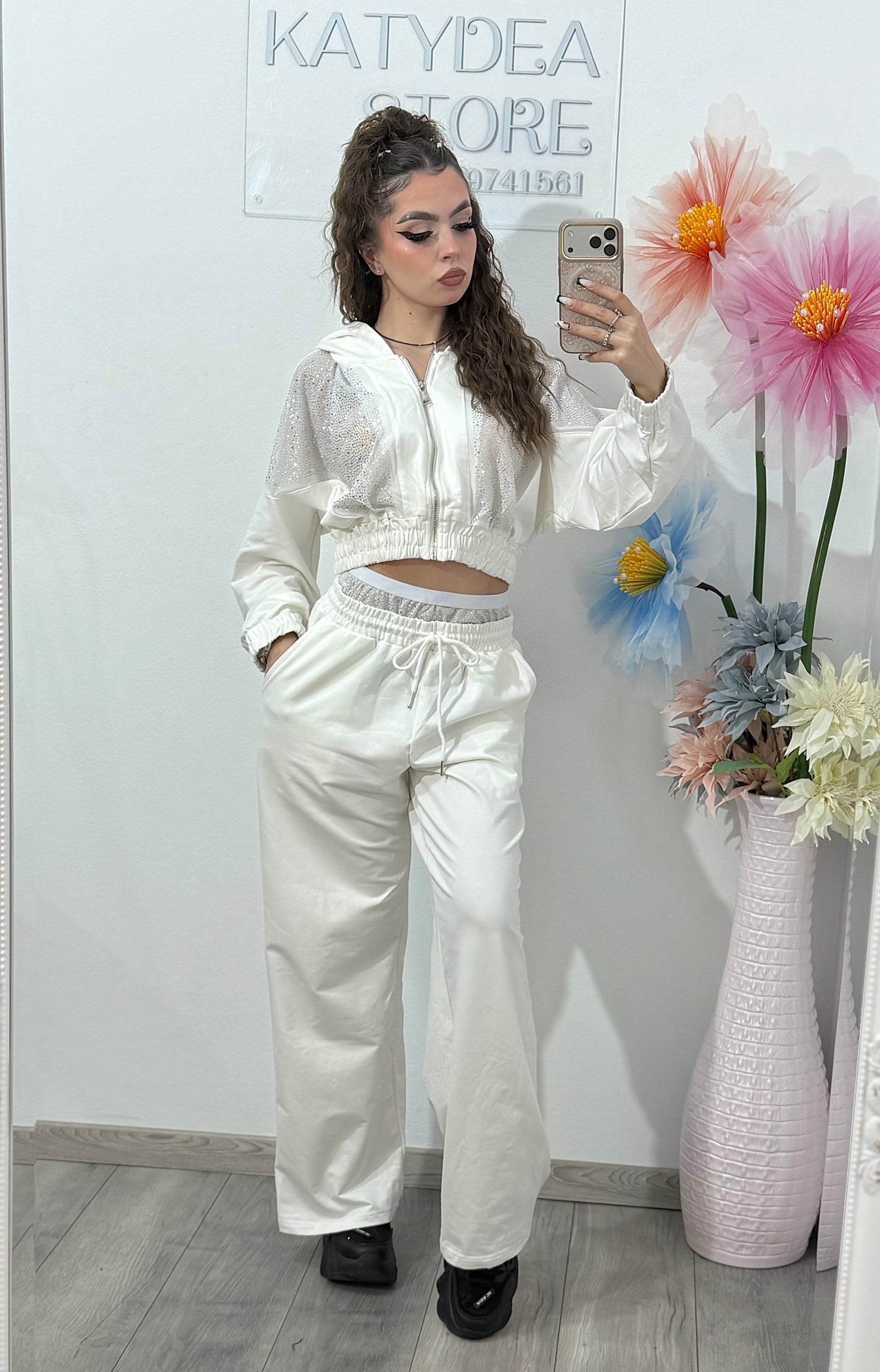 Compleu cu aplicații strălucitoare ANNE