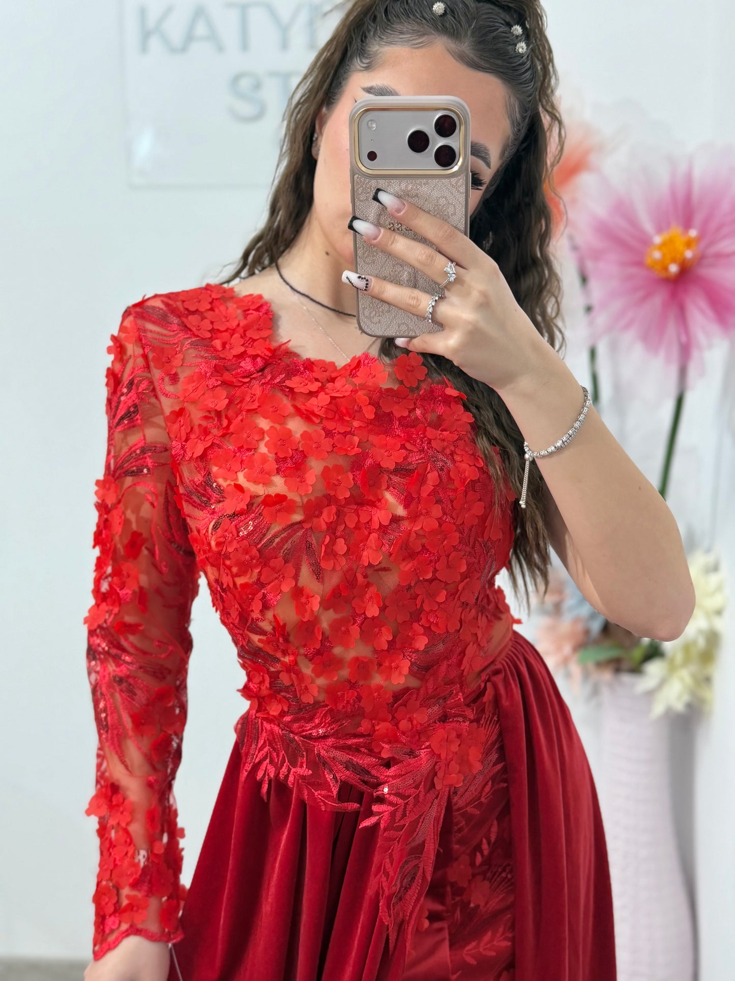 Rochie rosie spectaculoasă din catifea și dantelă DELUXE