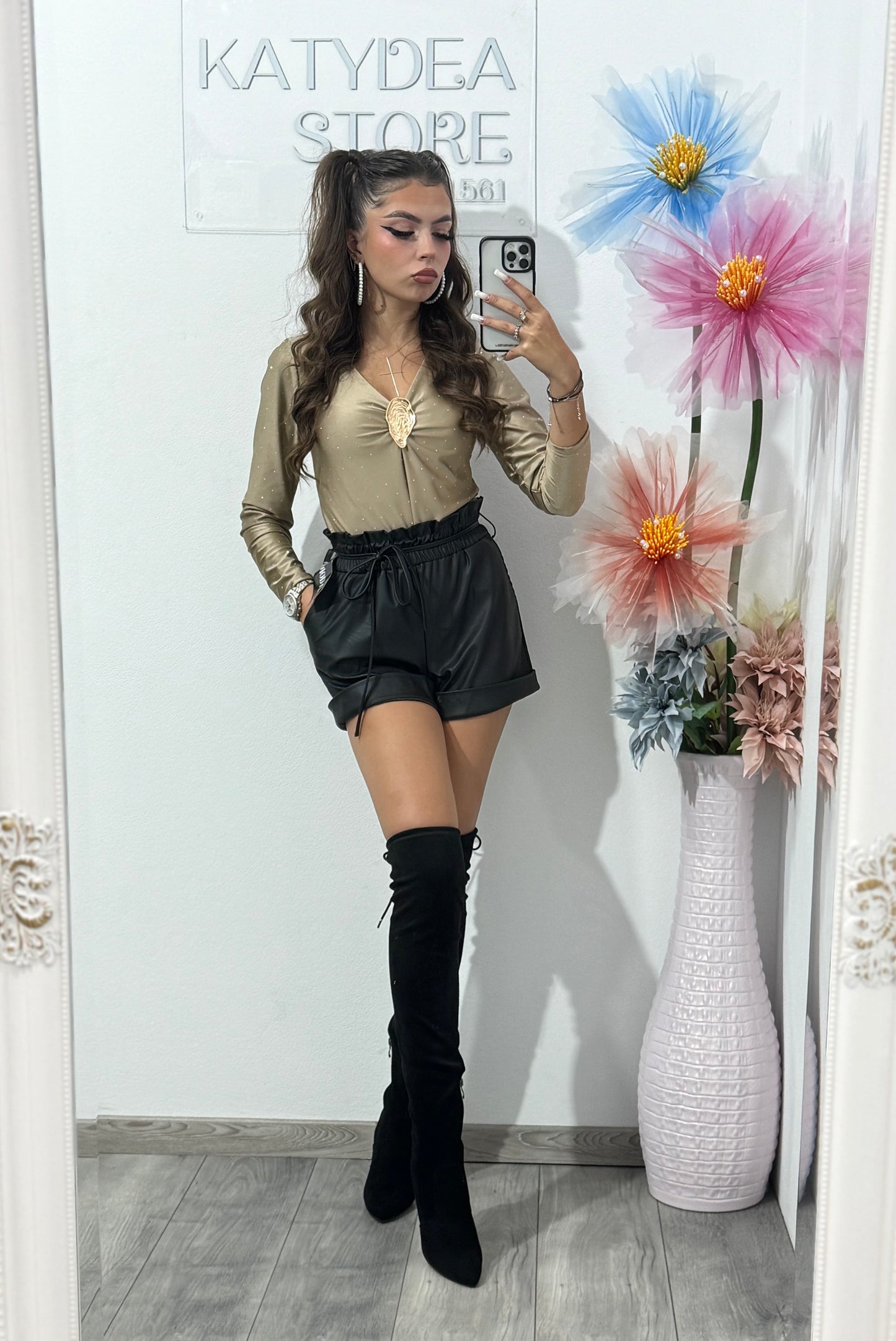 Body elegant cu cristale ștanțate și broșă Denisa