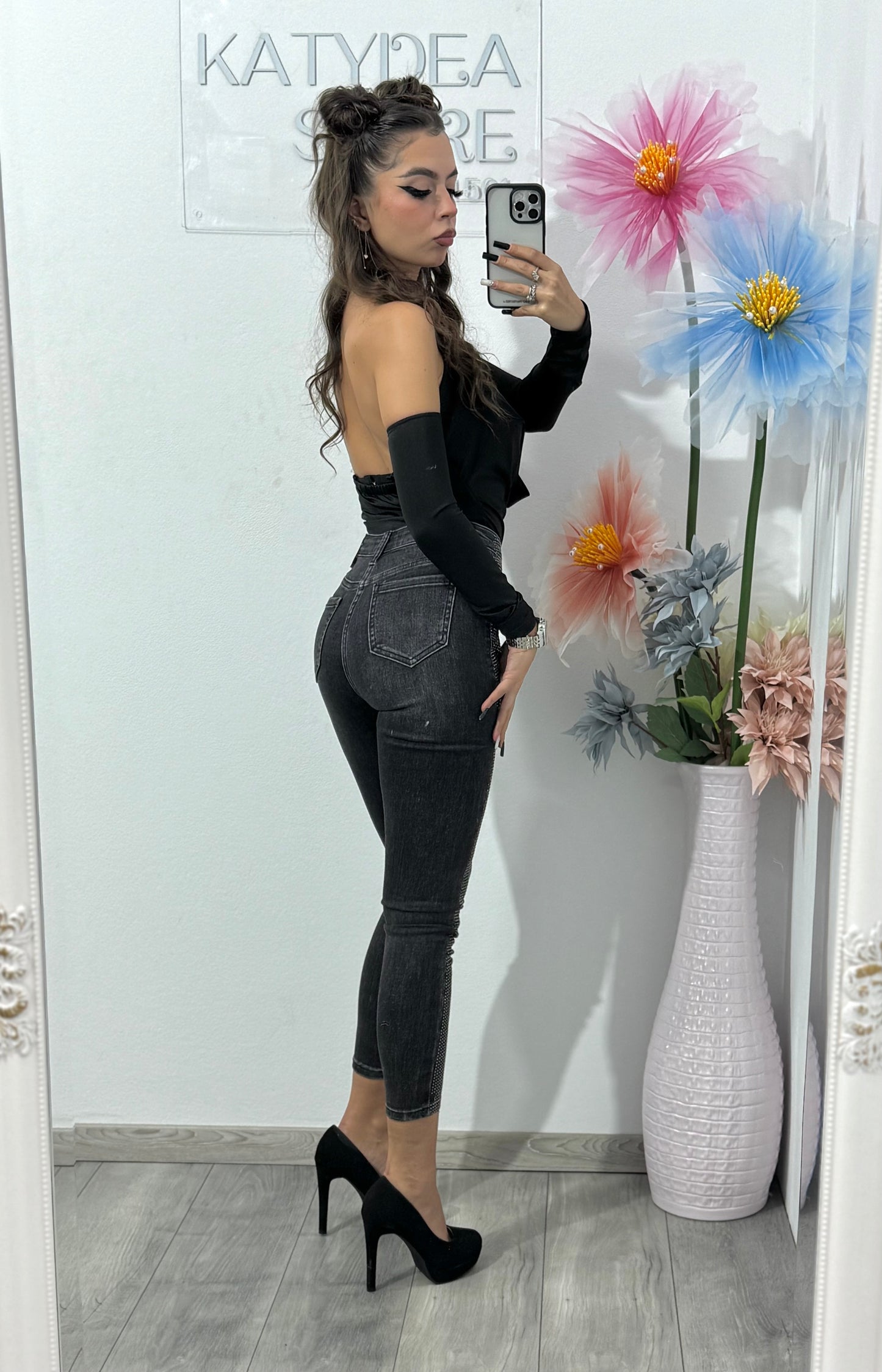 Blugi skinny gri cu cristale Wella