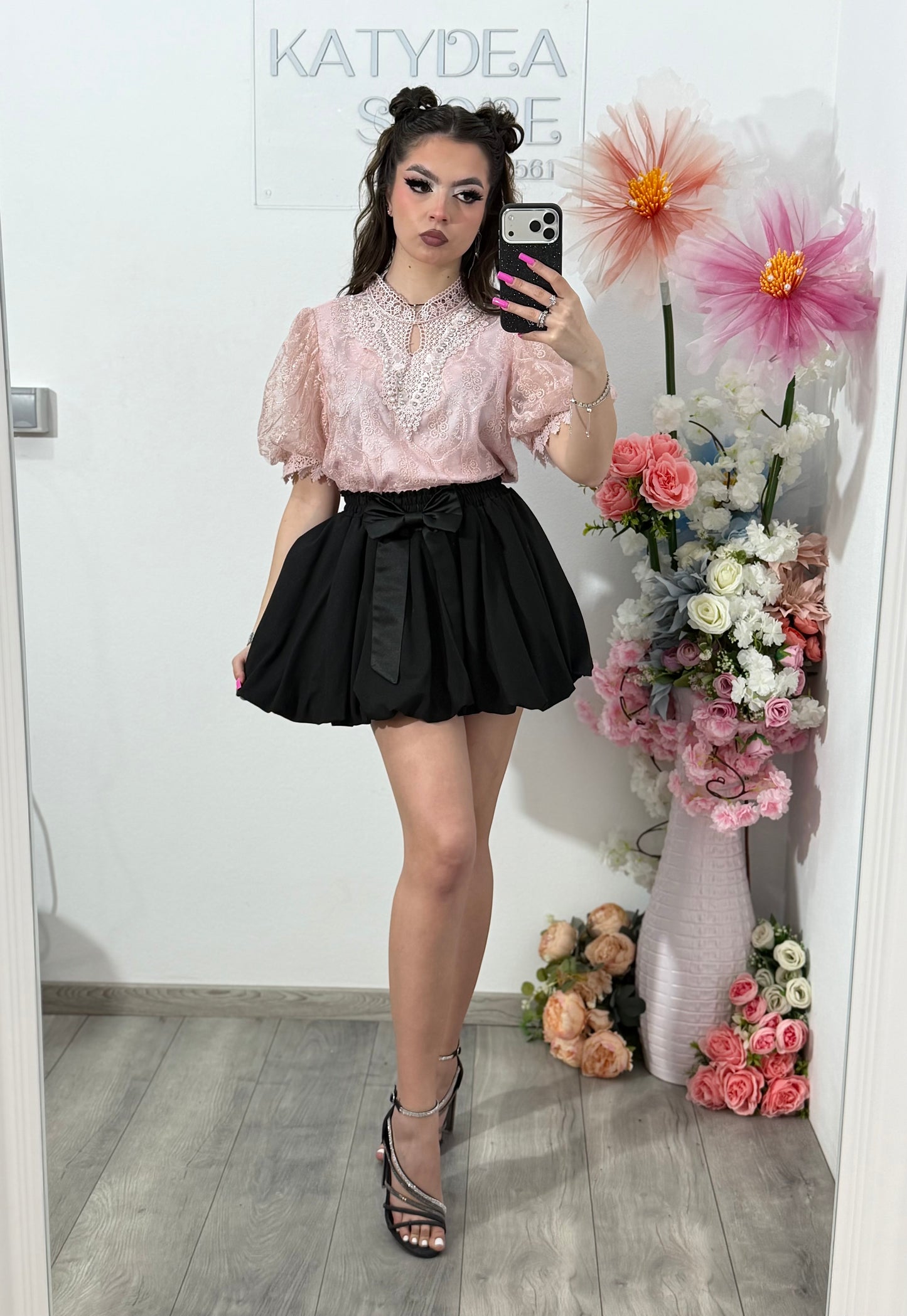 Bluză elegantă din dantelă cu perlute ELLENA roz