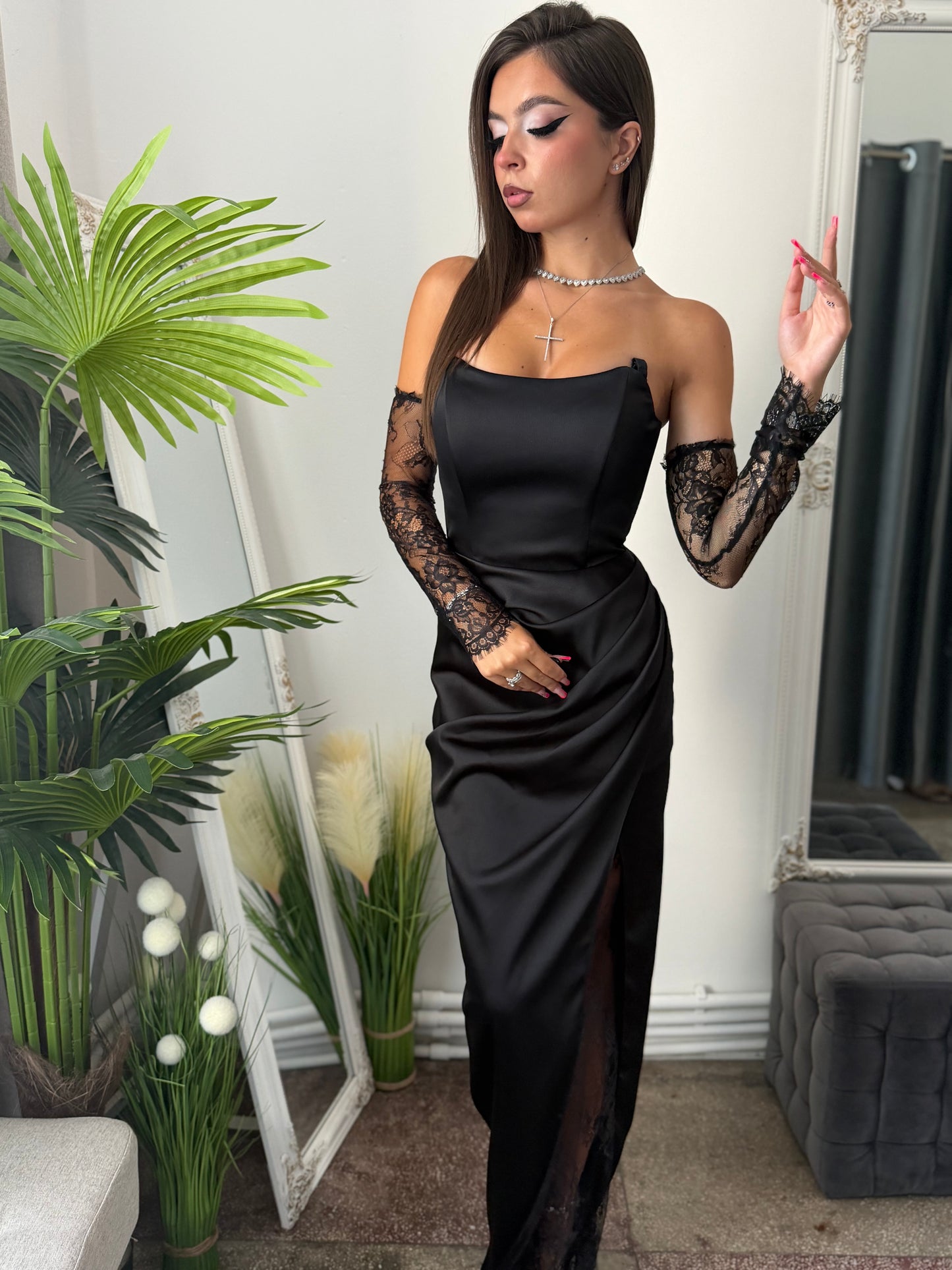 Rochie din tafta și dantelă neagră ELEGANCE