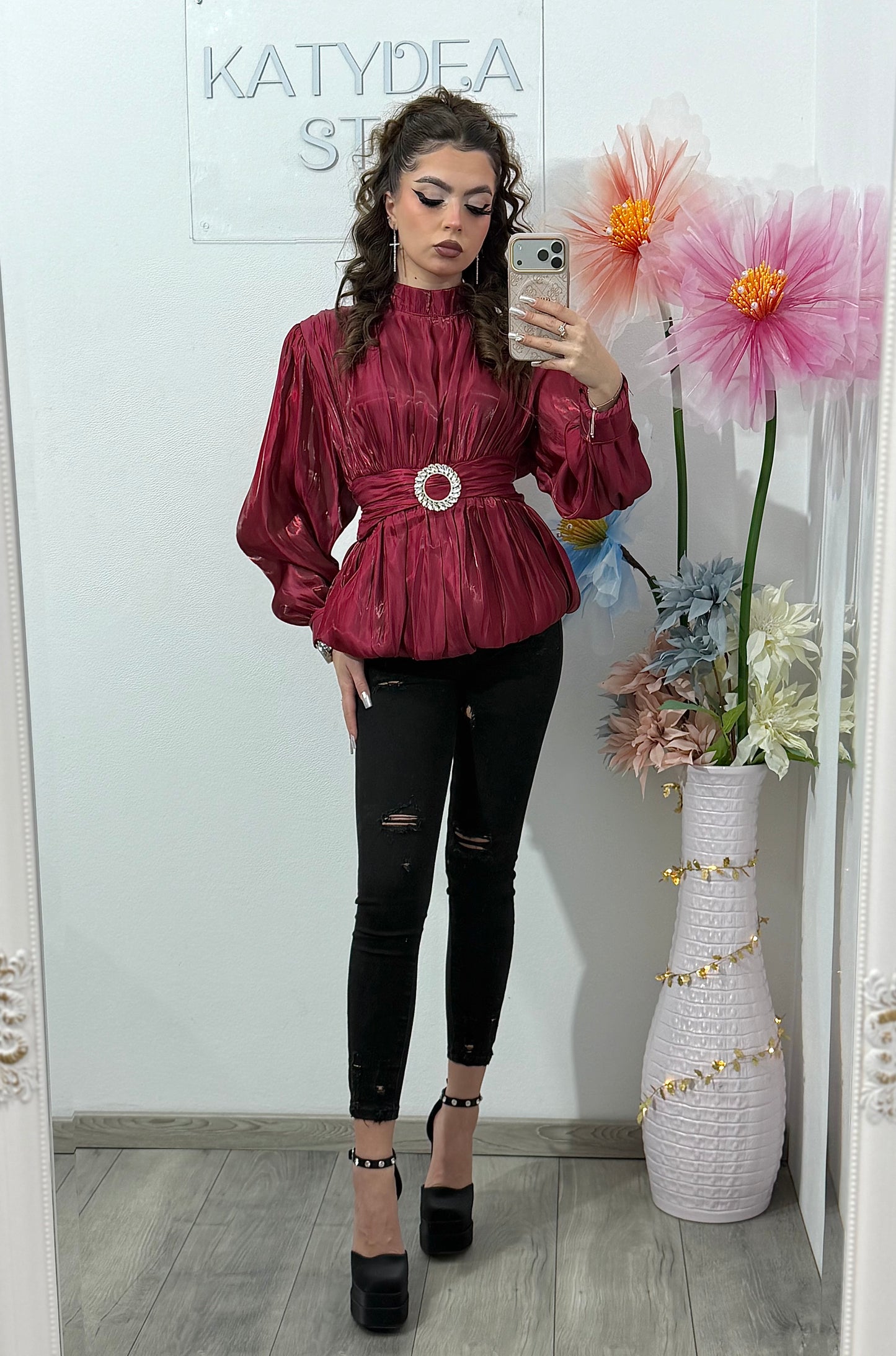 Cămașă elegantă din satin pentru femei, cu mâneci lungi și talie marcată BURGUNY