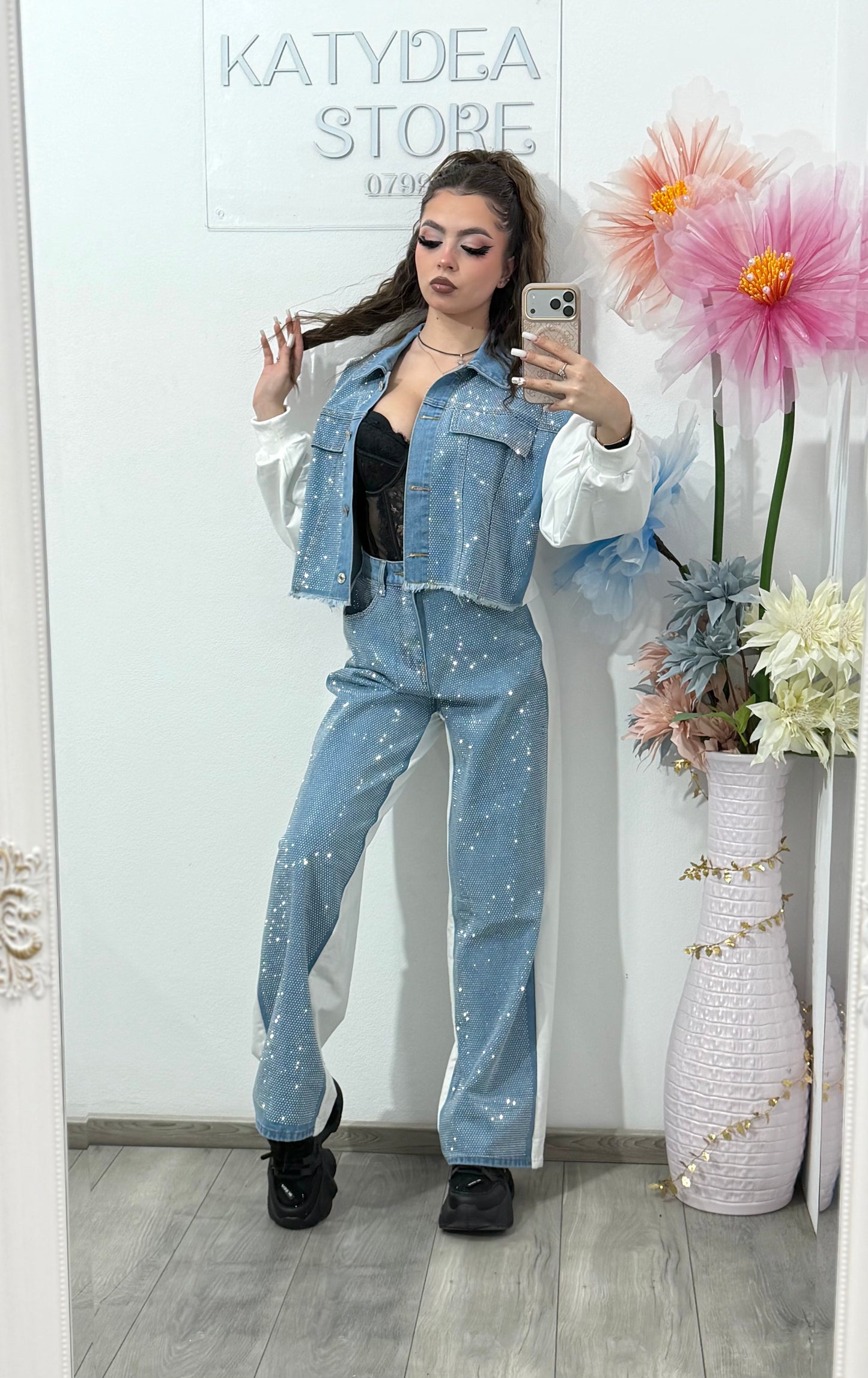 Compleu din denim cu strasuri – geacă & pantaloni ANDREEA