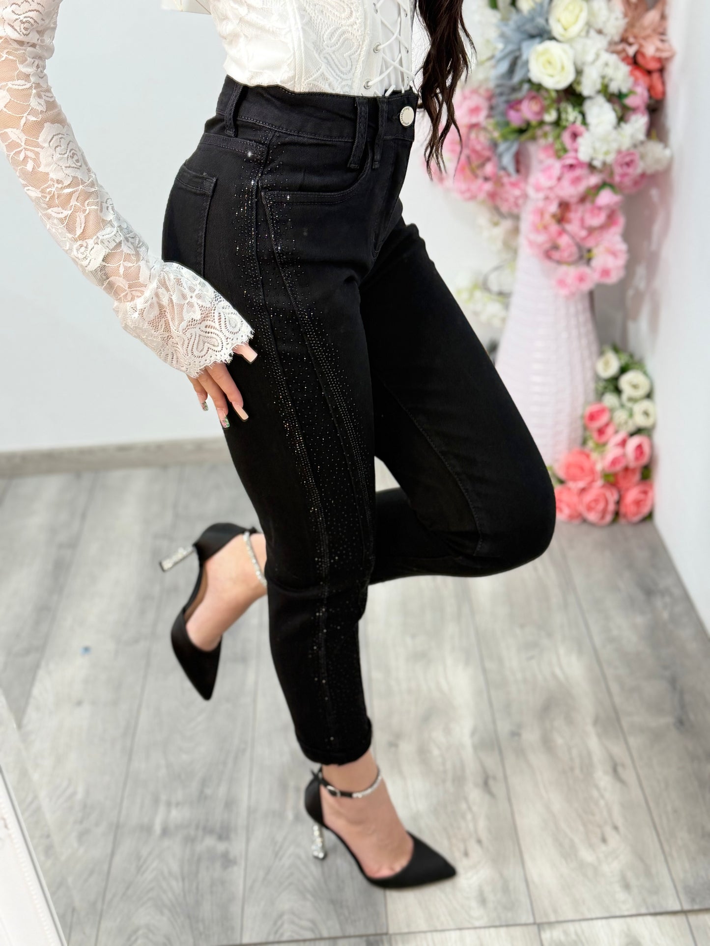 Blugi negri Momfit cu cristale negre 94098
