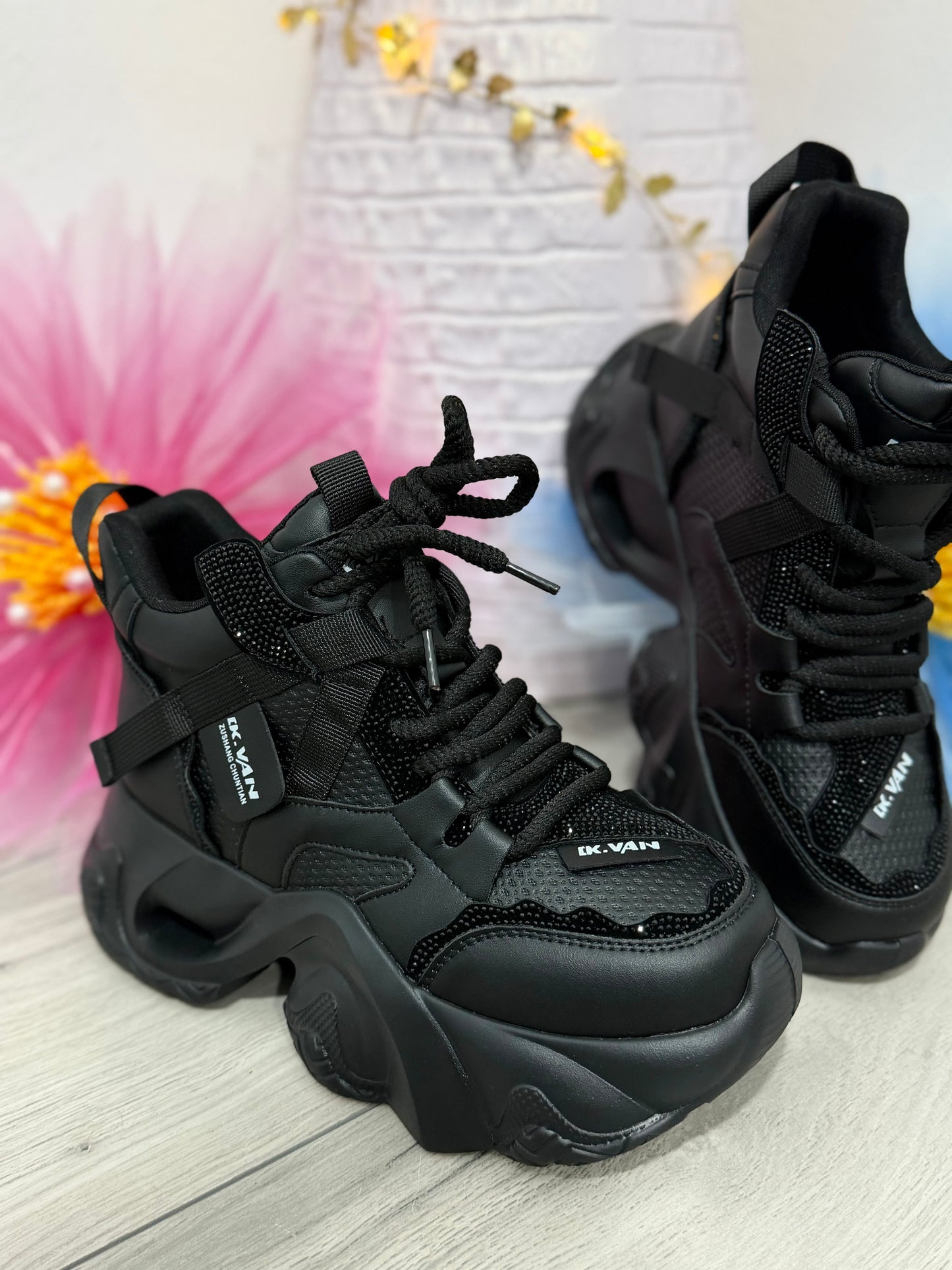 Adidași L.K VAN Black