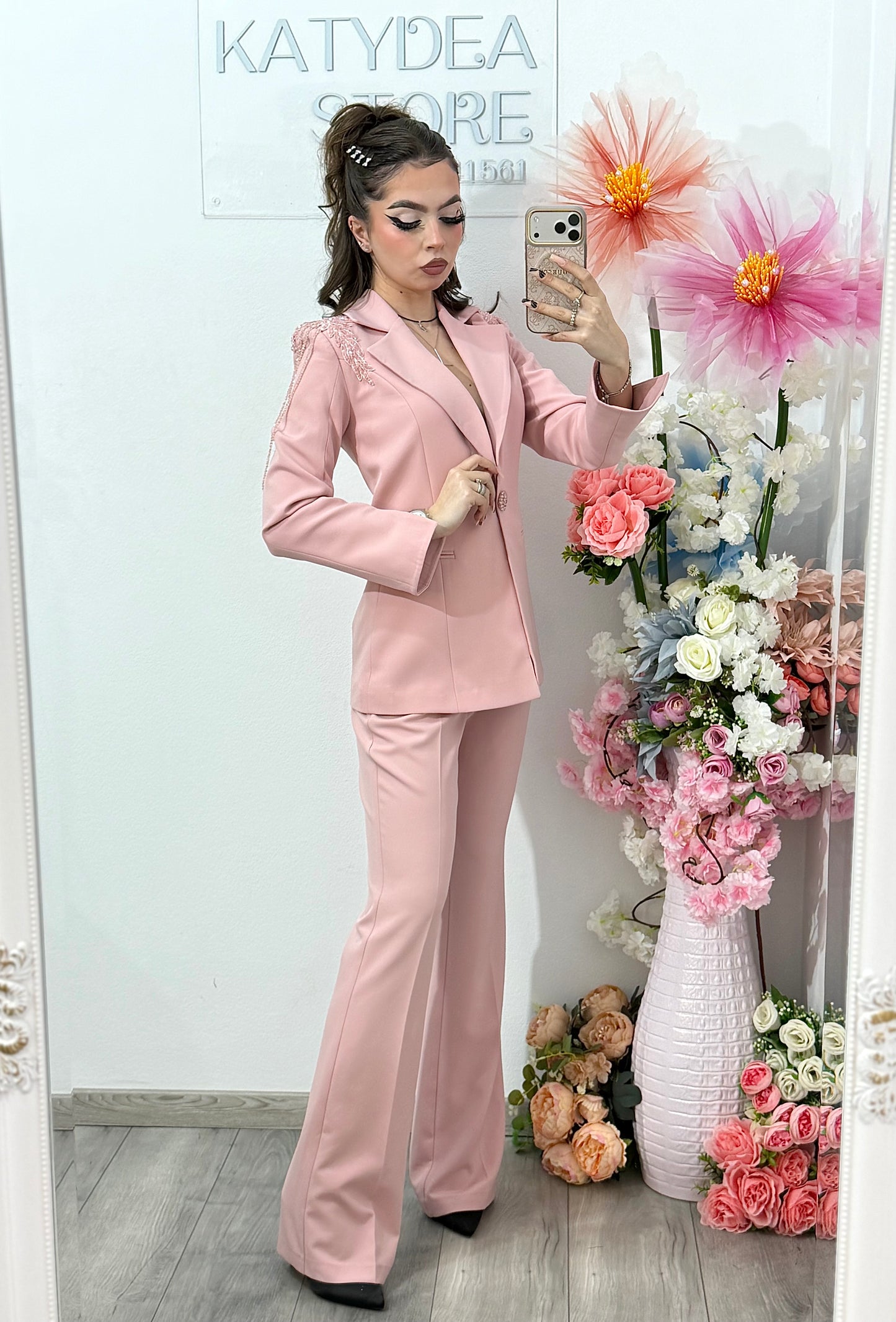 Compleu elegant cu detalii luxuriante roz pudră MAYA