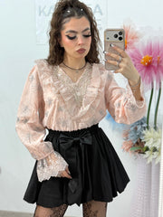 Cămașă elegantă roz , cu broderie și volane – ideală pentru ținute rafinate