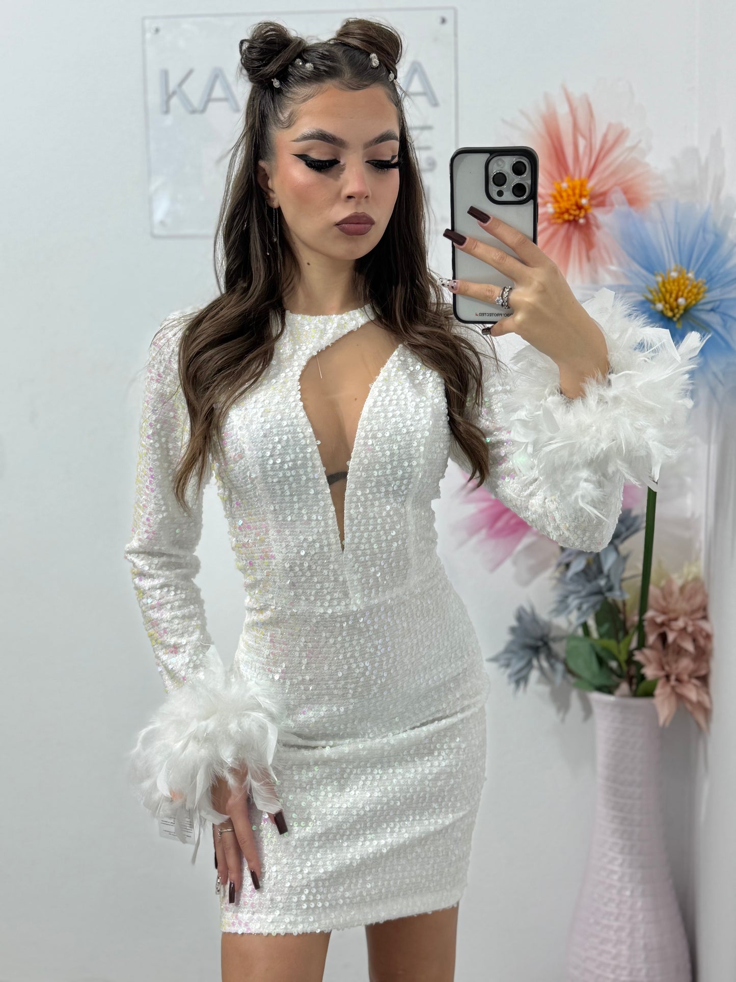 Rochie de seară scurtă cu pene și paiete – eleganță și rafinament WHITE