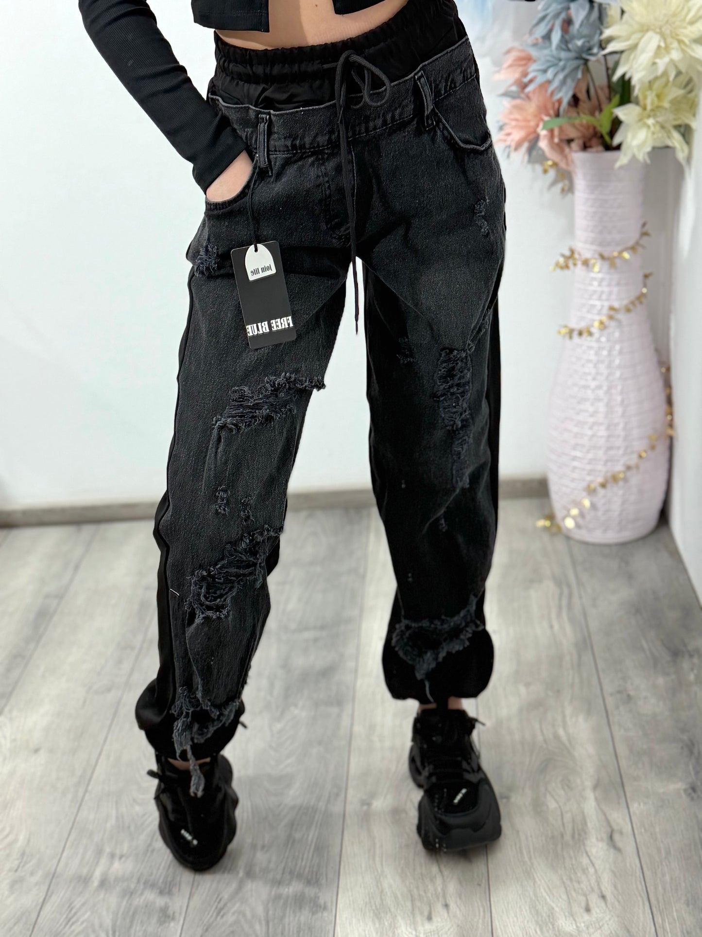 Pantaloni jeans cu design patchwork & efect ripped ALICE