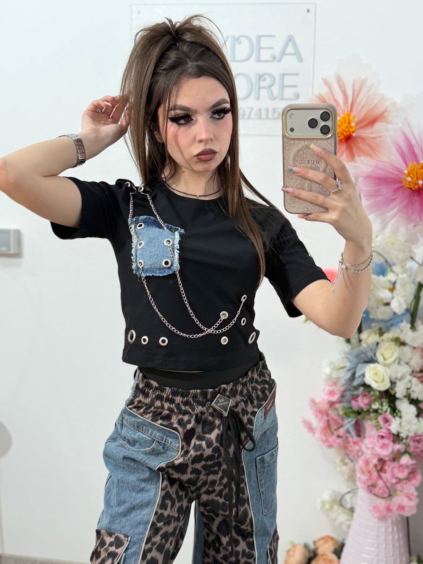 Tricou crop cu inserție din denim și accesorii MYA