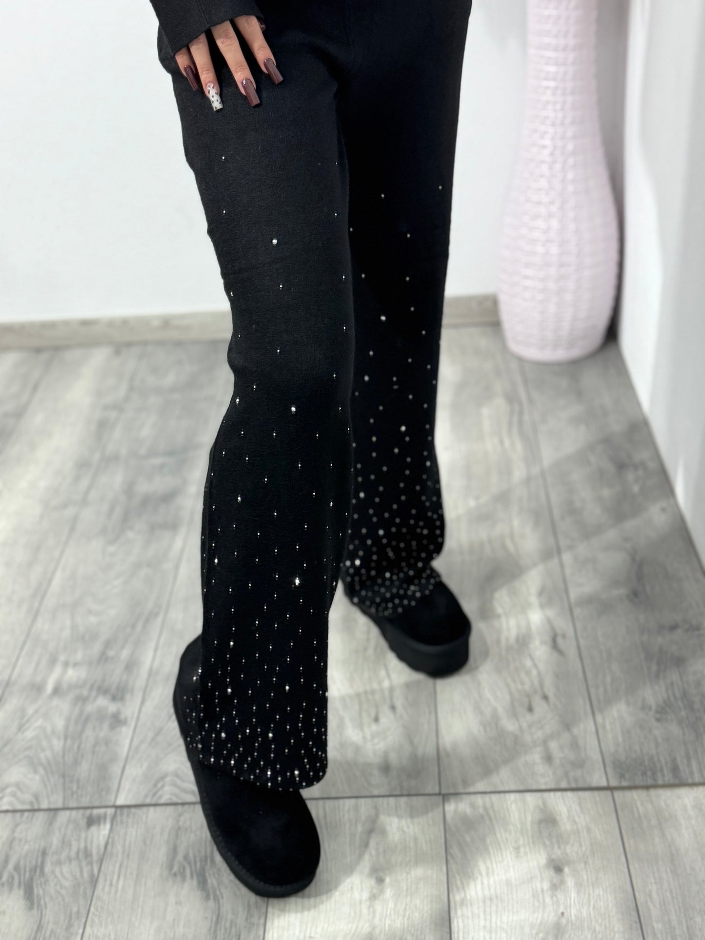 Pantaloni evazați din tricot cu cristale ștanțate Marina