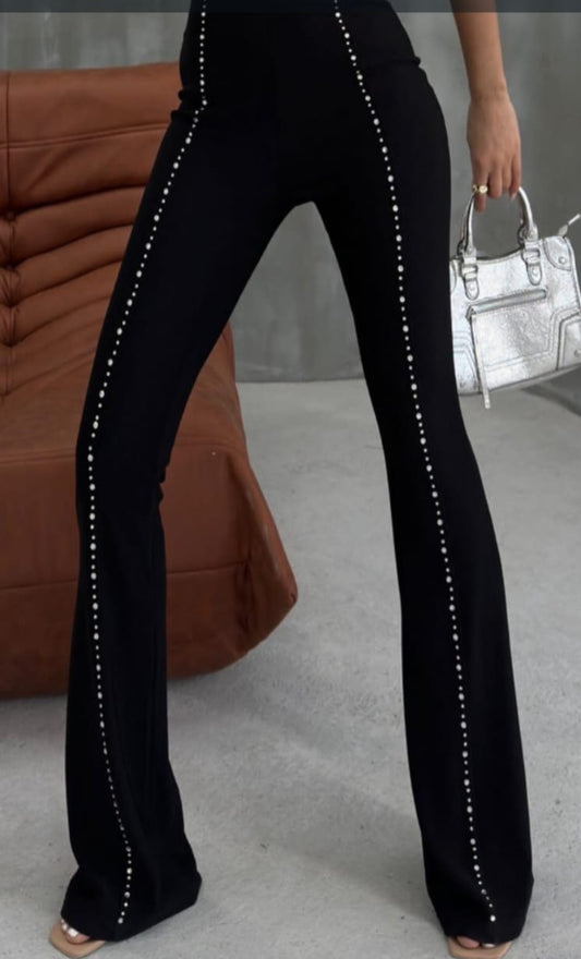 Pantalon evazat accesorizati cu cristale