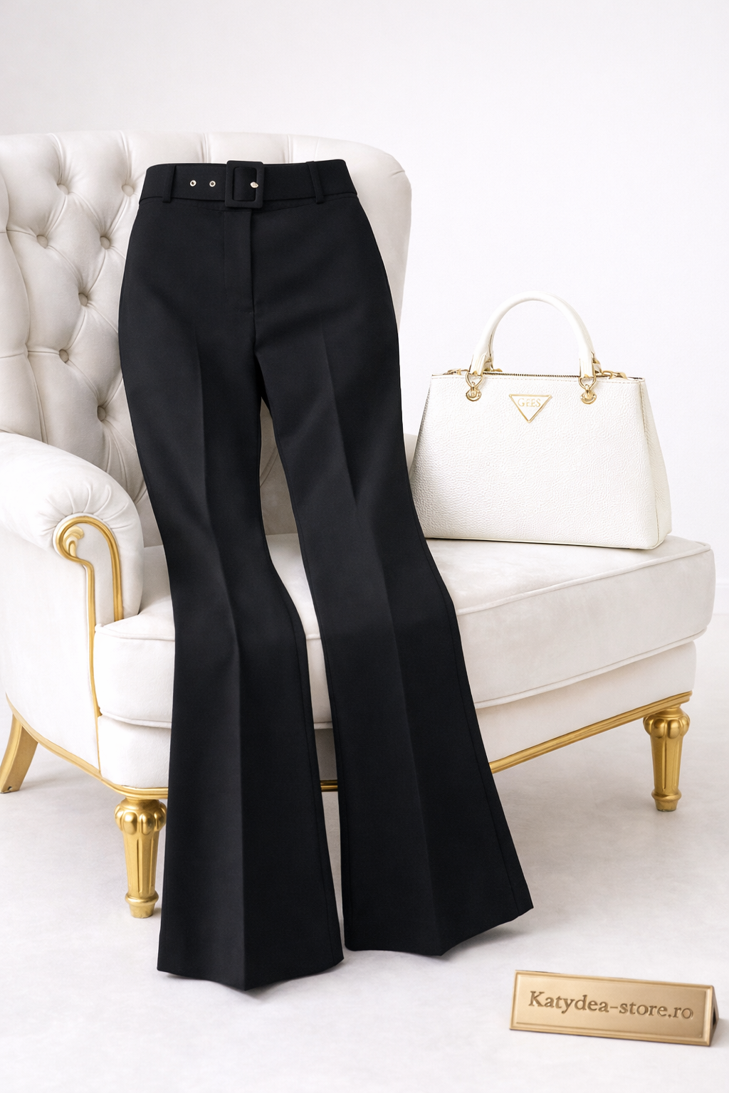 Pantaloni Damă Evazați Negri cu Talie Înaltă și Curea – Eleganță Modernă